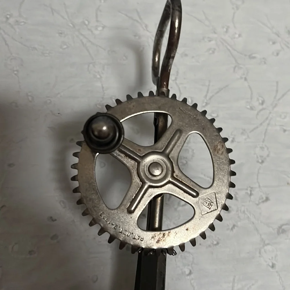 Vintage A&J Egg Beater Kitchen Collectible Patent Dated 1923, all metal, works